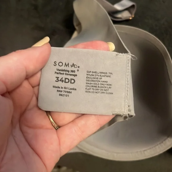 Soma vanishing 360 perfect coverage bra. - Picture 3 of 4